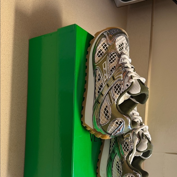 Bottega Veneta Olive Orbit Metallic Sneakers - Picture 5 of 7